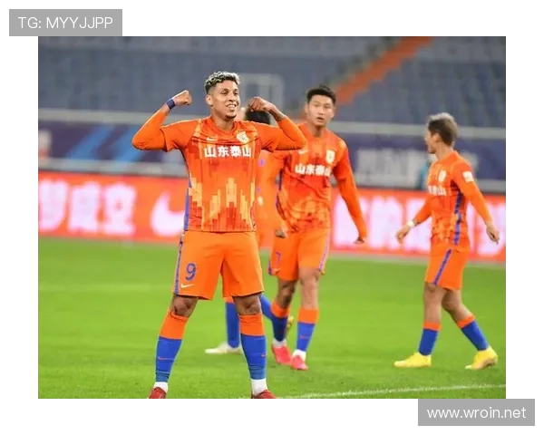 山东泰山防守体系经验丰富，但近期表现仍显不稳定，稳定性面临考验