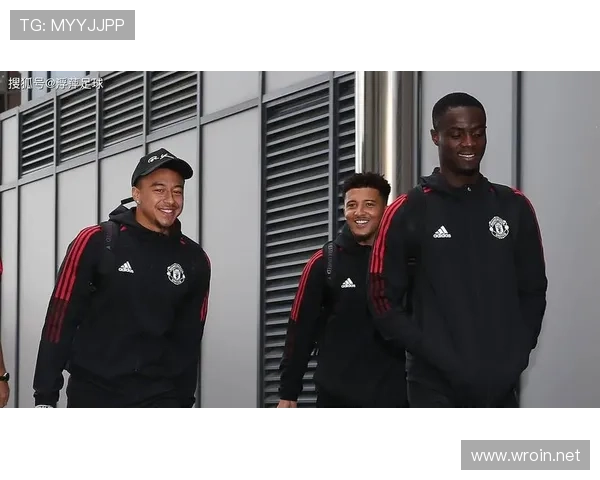 登贝莱这生活真像豪门少爷，球场上狂野，家里却爱喝下午茶？