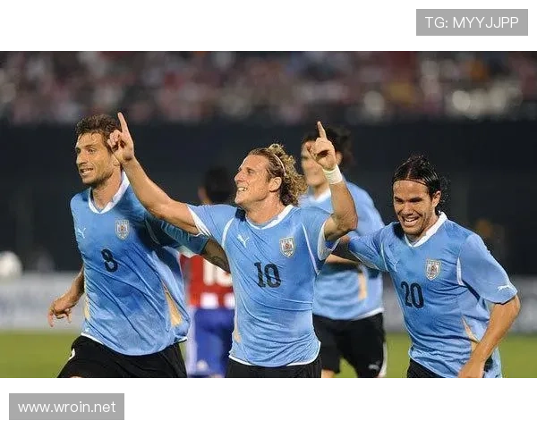 莱万vs卡瓦尼 顶级中锋终结效率与战术适配差异分析